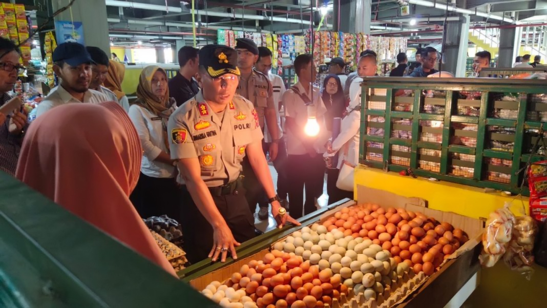 Antisipasi Lonjakan Harga Sembako, Disperindagkop UKM Kobar Bersama Tim Gabungan Sidak Pasar