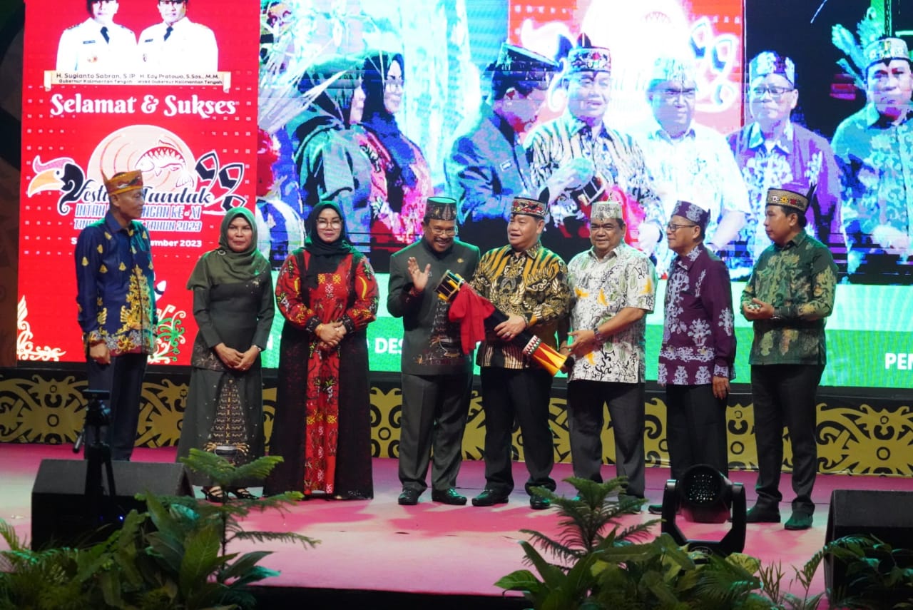 Sekda Nuryakin Buka Festival Tandak Intan Kaharingan Tingkat Pusat Ke-XI