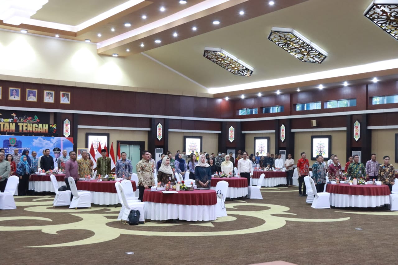 Plh Sekda Sri Widanarni Buka Rapat Optimalisasi dan Sosialisasi Pajak Daerah