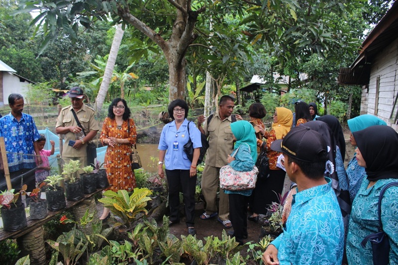 Gotong Royong Melalui Hatinya Pkk