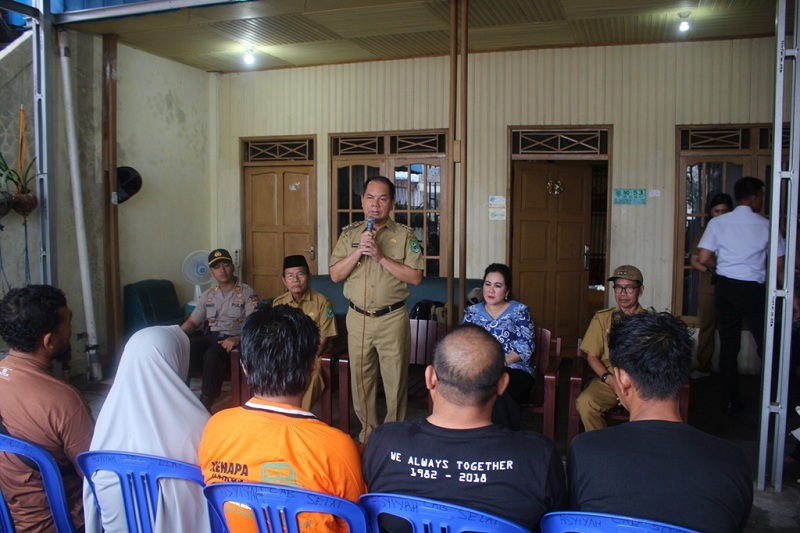 Bupati Bantu Korban Kebakaran Melati