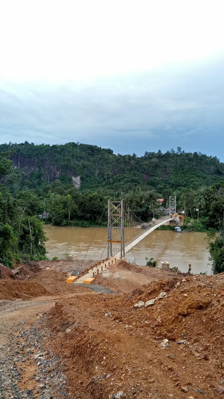 Jembatan Gantung Desa Upon Batu Menambah Pertumbuhan Ekonomi Masyarakat
