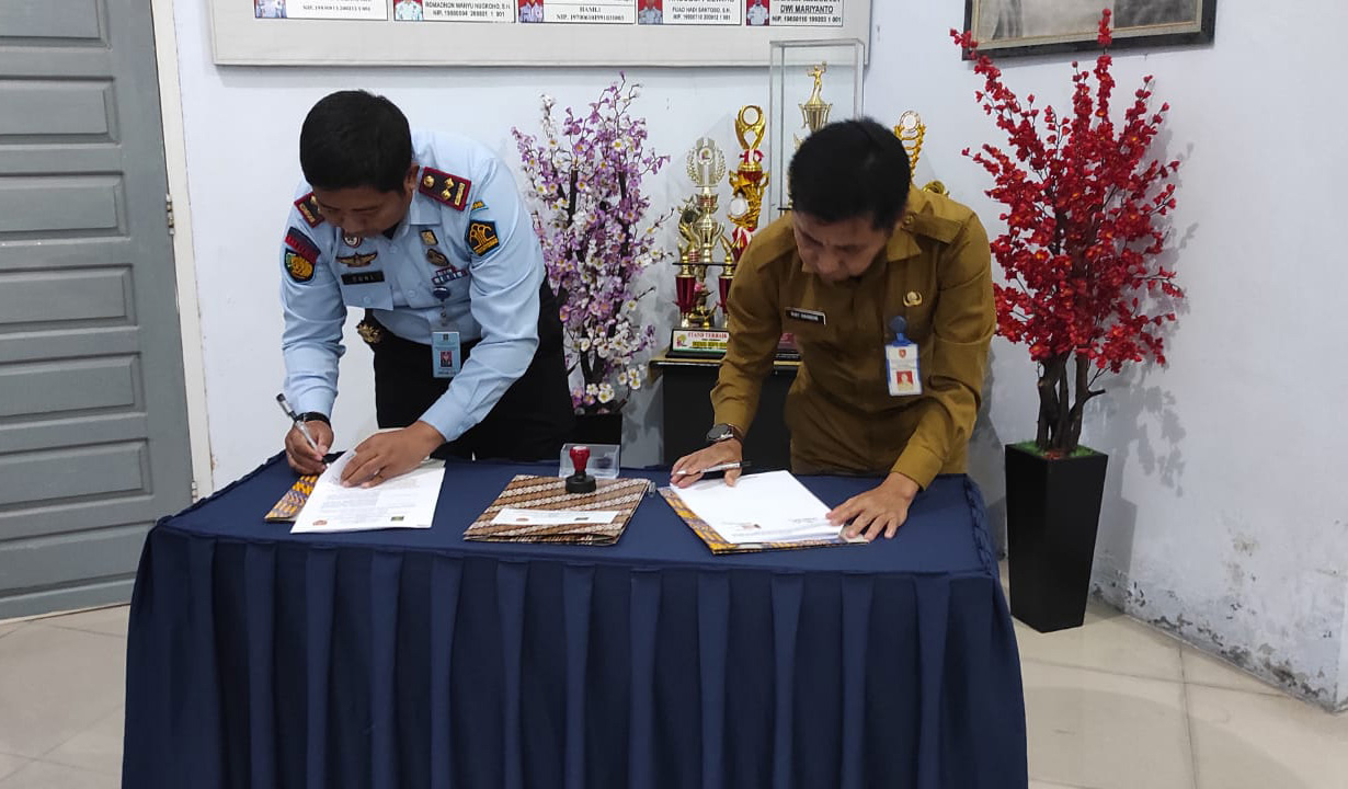 Disdukcapil Kobar dan Lapas Kelas IIB Pangkalan Bun Teken Perjanjian Kerjasama Validasi NIK bagi Warga Binaan