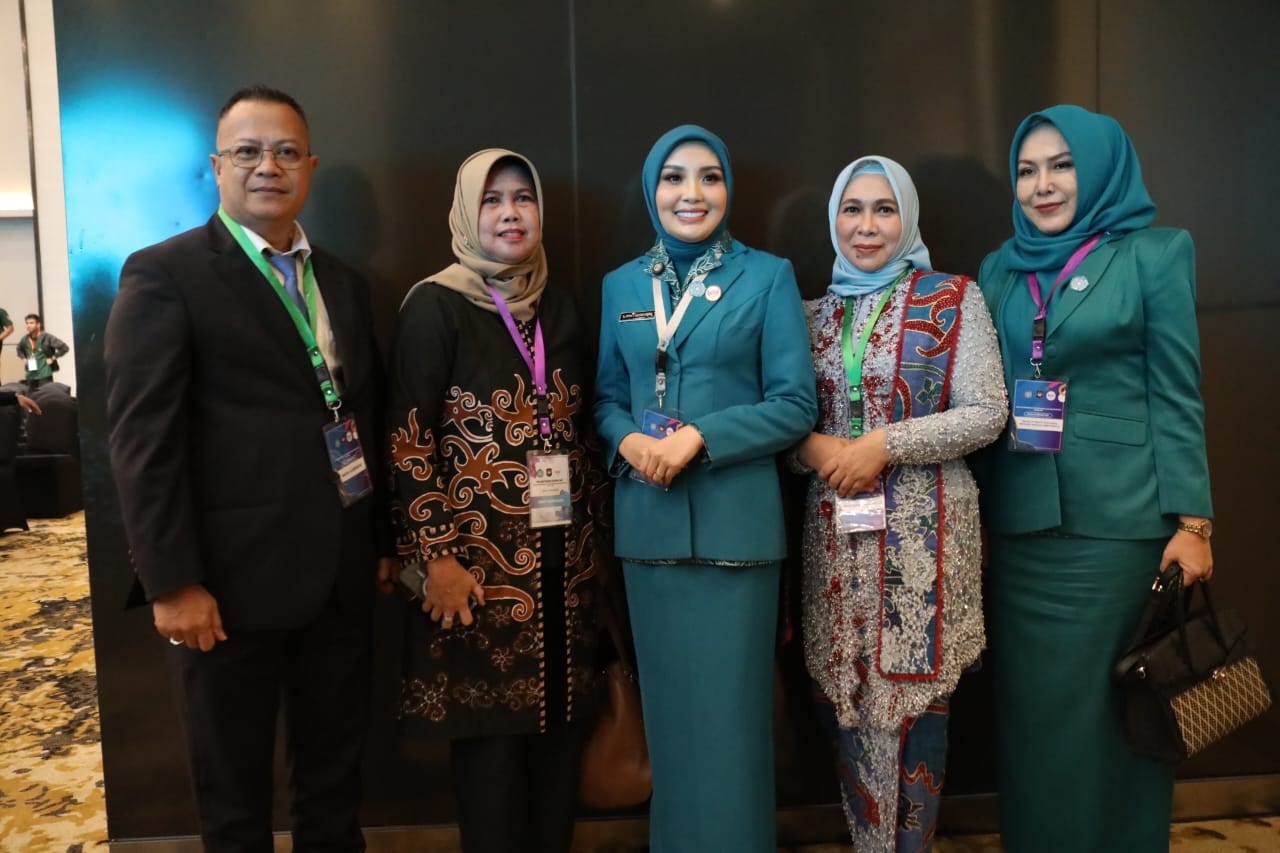 Hadiri Pelantikan Ketua TP-PKK/TP Posyandu Provinsi Kalteng Periode 2025-2030, Kadis PMD Prov. Kalteng Siap Dukung Program TP-PKK/TP Posyandu
