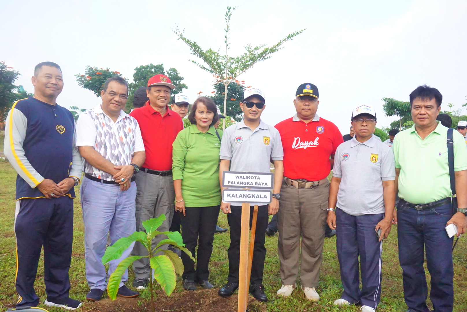 Aksi Tanam Pohon Tradisi Apeksi