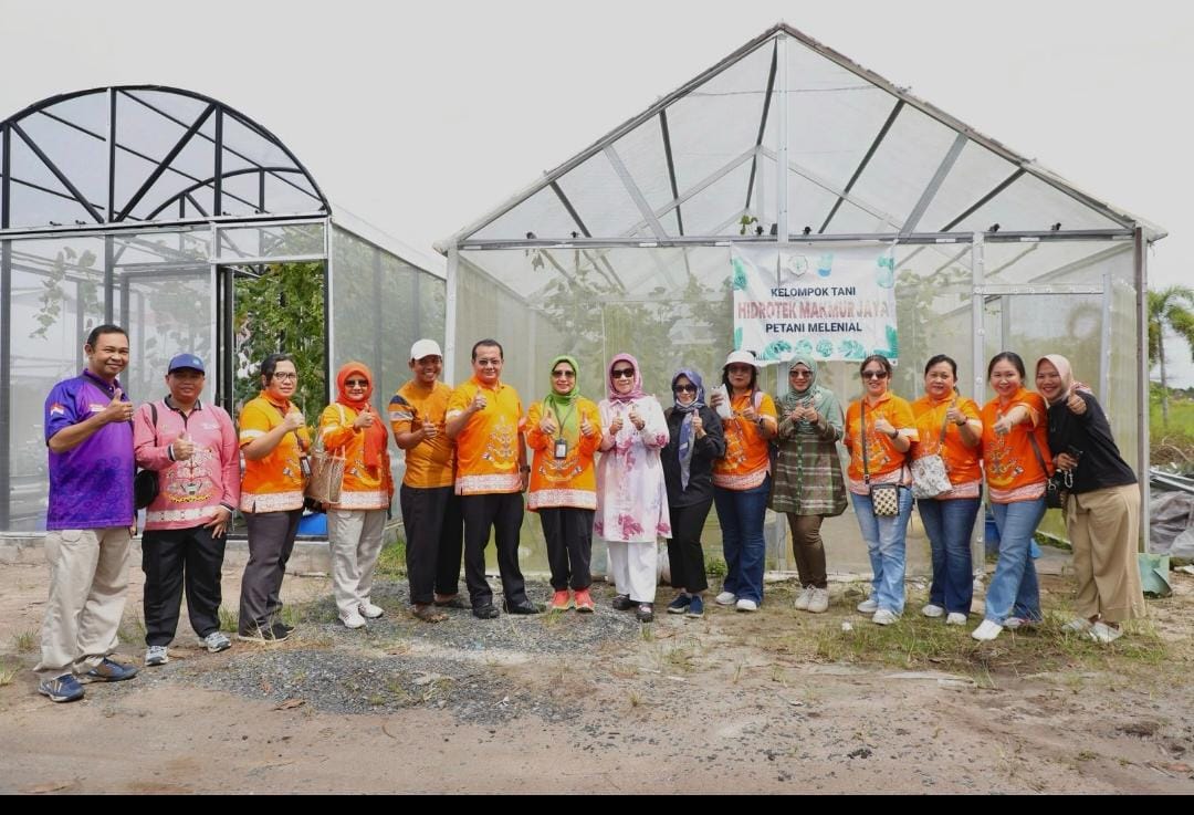 Kadis TPHP Prov. Kalteng Kunjungi Kelompok Petani Melon Hidroponik di Palangka Raya
