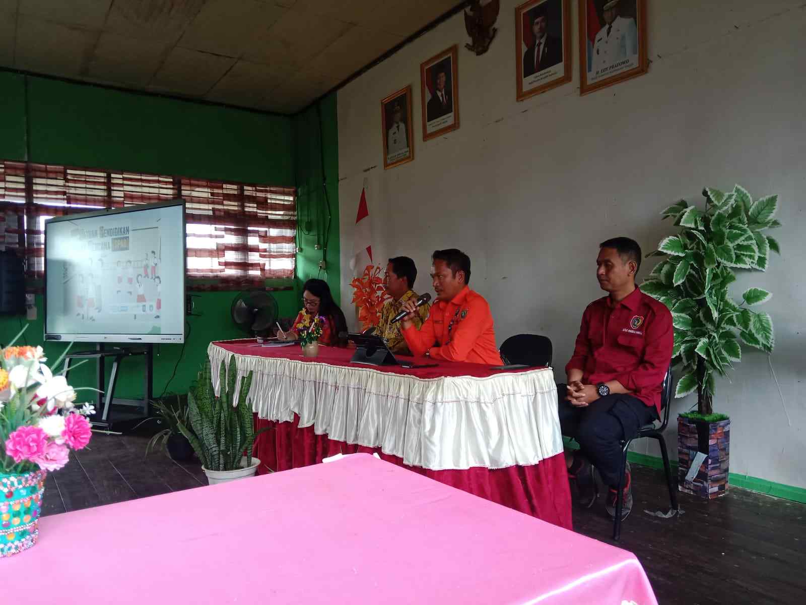 BPBD Prov. Kalteng Gelar Sosialisasi SPAB di SMAN 2 Kuala Kapuas dan SMAN 1 Kapuas Barat