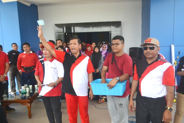 Selain Kasih Hadiah Utama, Kakanwil Juga Berikan 5 Angpao Kepada Peserta Jalan Santai Hari Bhakti Pemasyarakatan Ke 54