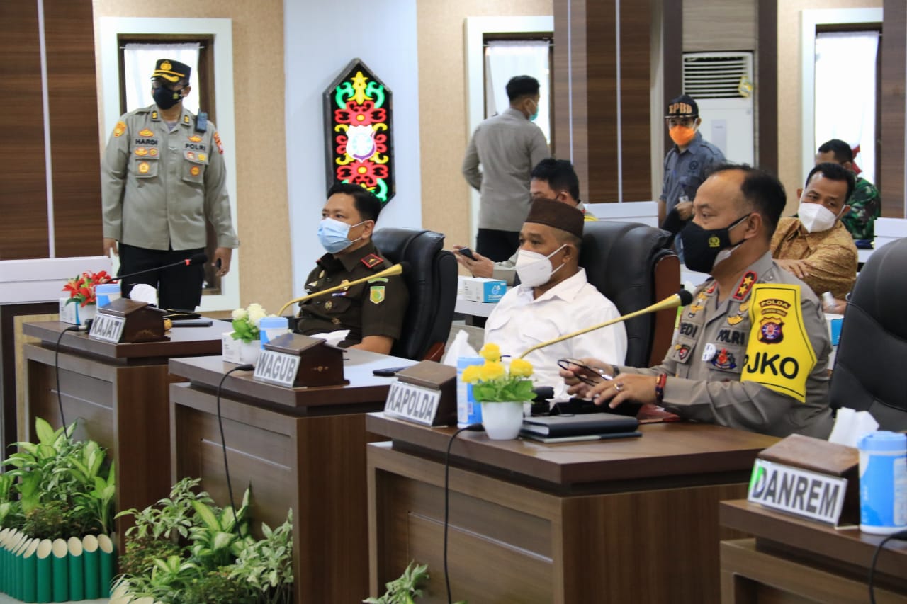 Wakil Gubernur Kalteng Hadiri Rapat Koordinasi Kesiapan Pengamanan Idul Fitri 1442 H di Masa Pandemi Covid-19 Tahun 2021