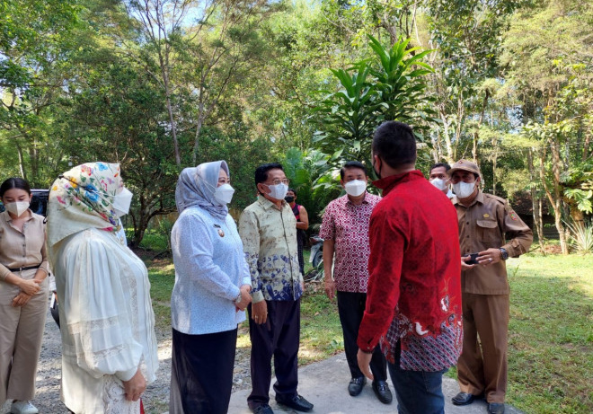 Bupati dan Wakil Bupati Kobar Sampaikan Duka Cita Mendalam atas Kepergian Bohap Bin Jalan