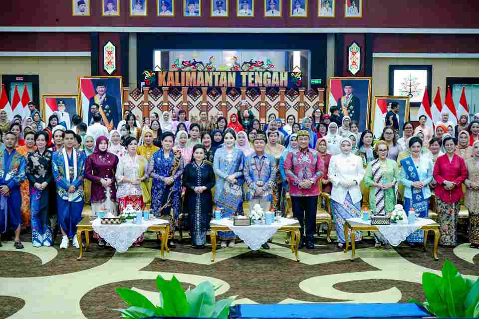 Peringati Hari Kartini ke-147, TP PKK Kalteng Gelar Lomba Fashion Show Kebaya Nasional