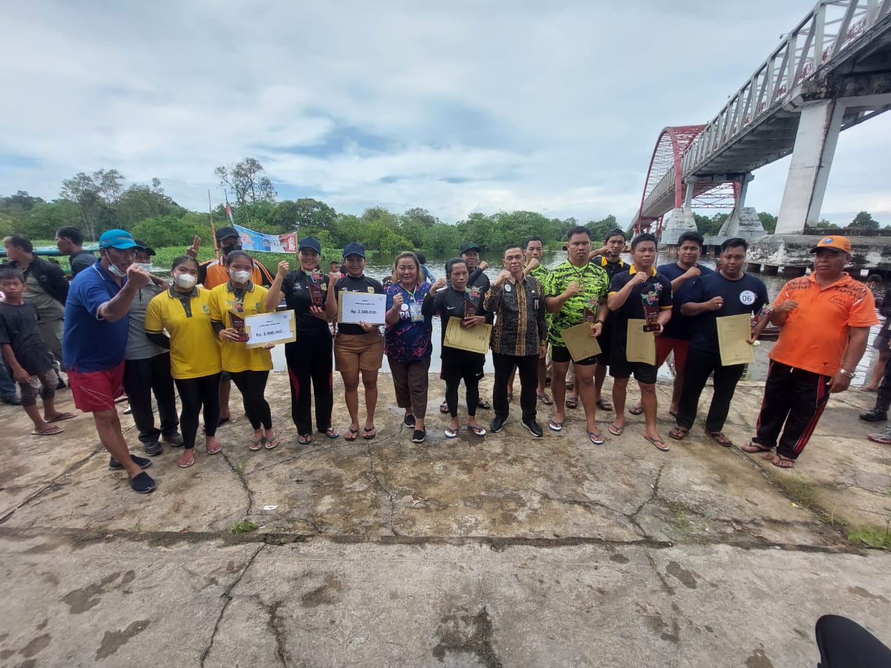 Regu Putra dan Putri Gumas Raih Juara II  Lomba Besei Kambe FBIM 2022