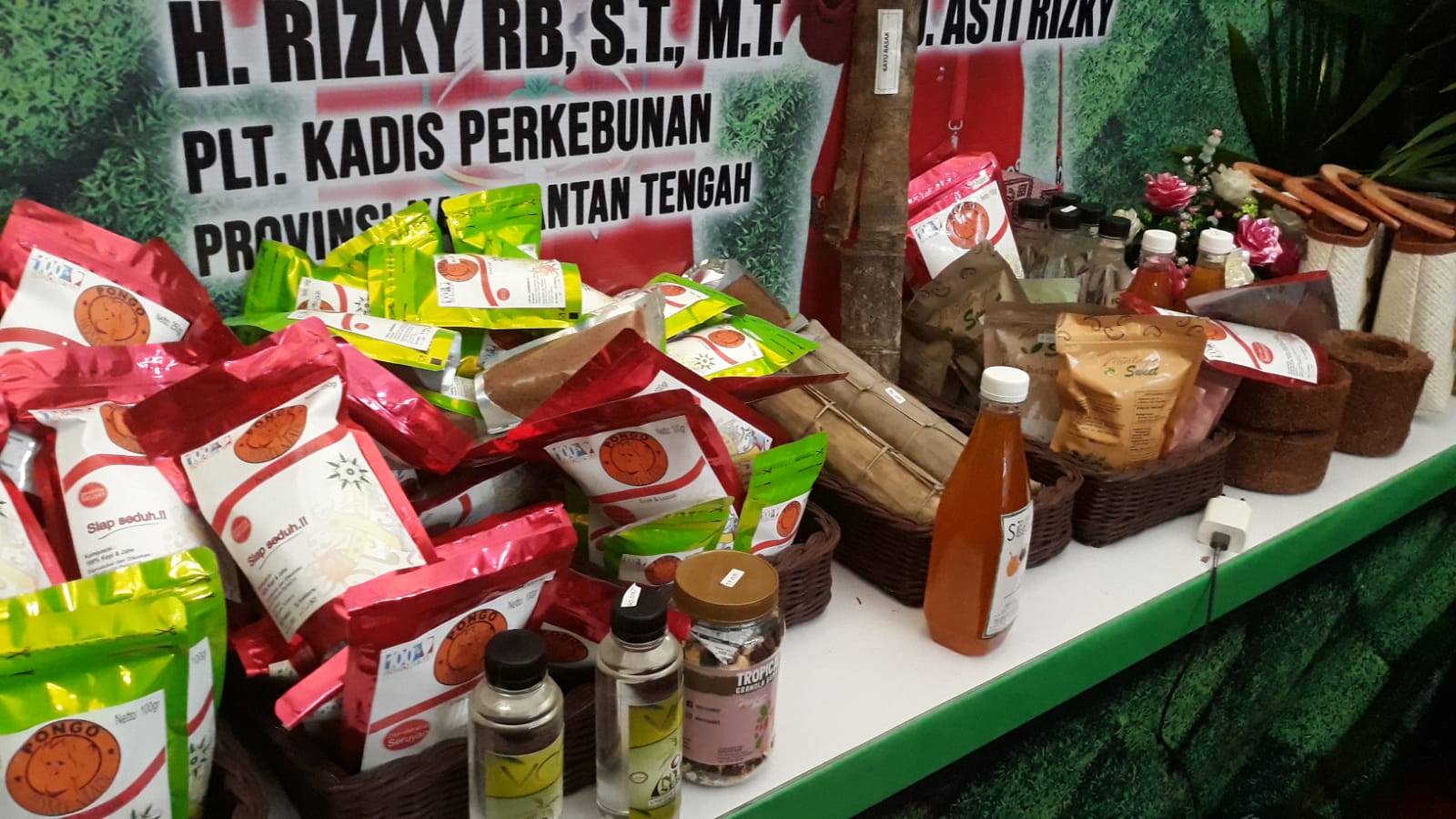 Turut Serta Meriahkan Kalteng Expo 2023, Stand Disbun Dikunjungi Sekda Nuryakin