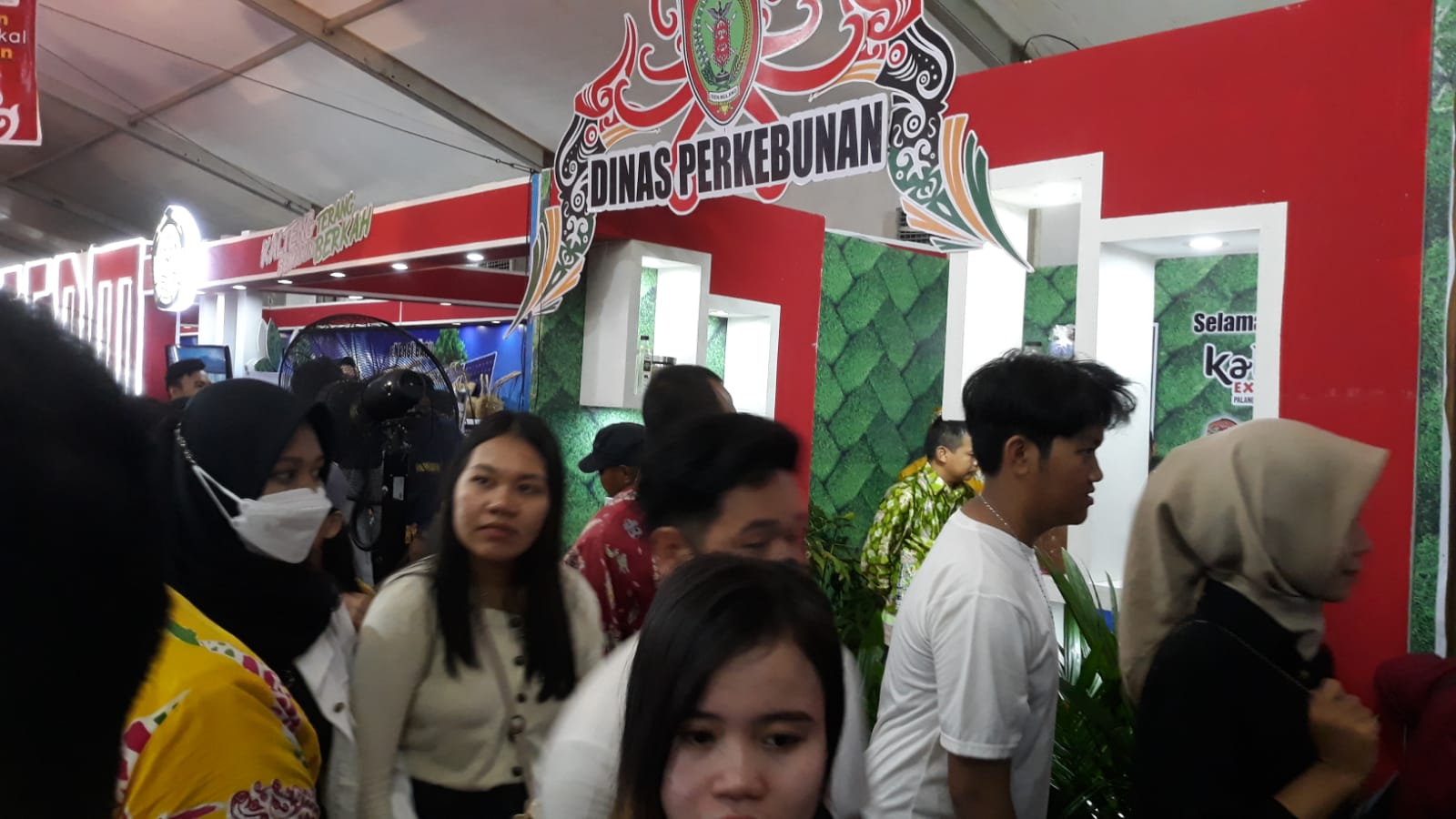 Turut Serta Meriahkan Kalteng Expo 2023, Stand Disbun Dikunjungi Sekda Nuryakin