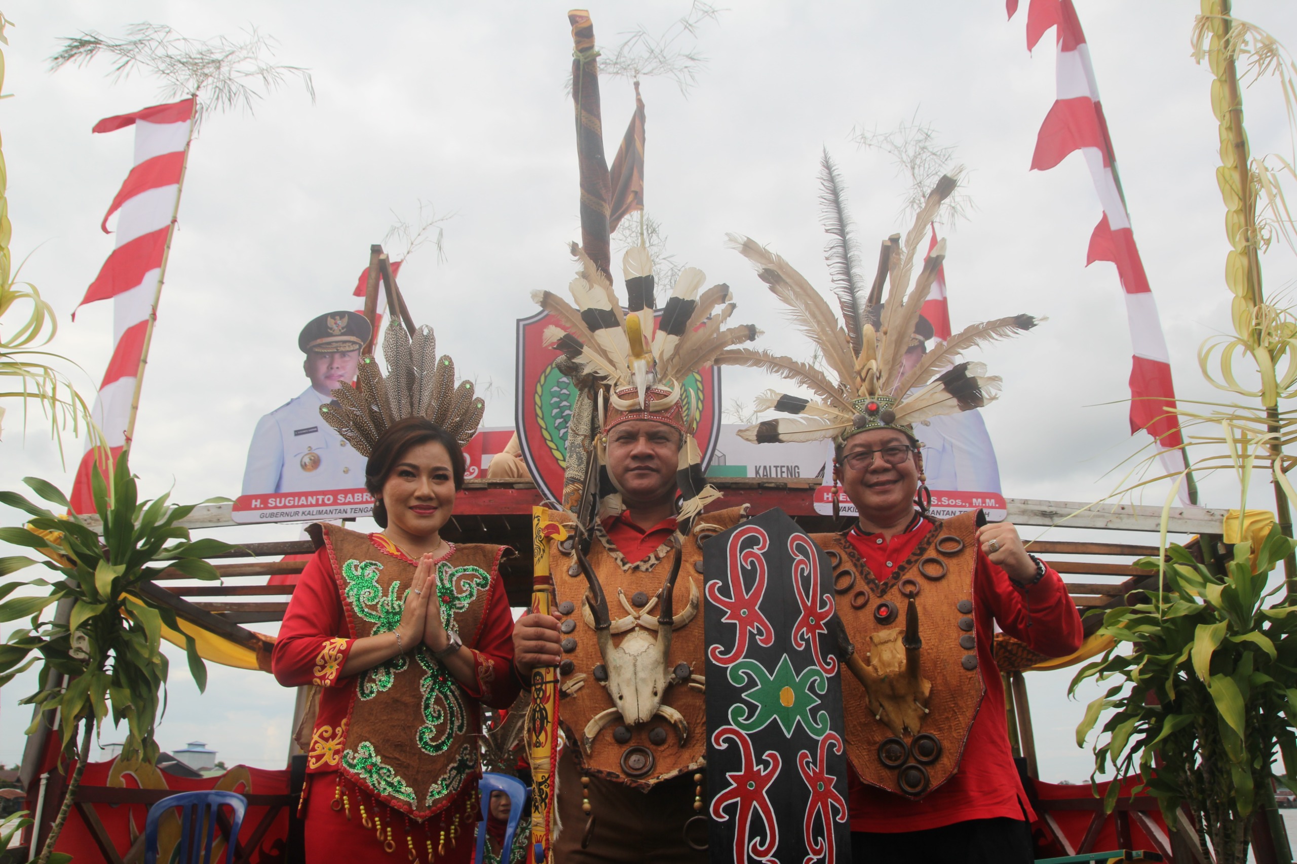 RSUD dr. Doris Sylvanus Turut Serta Mengikuti Lomba Perahu Hias Festival Budaya Isen Mulang 2024