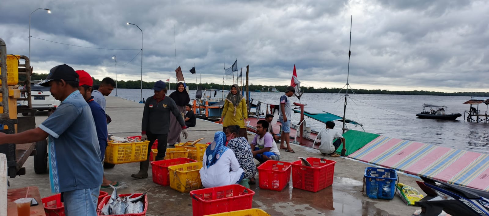 Sempat Menurun Akibat Cuaca, Aktivitas di UPT Pelabuhan Perikanan Kumai Mulai Bergeliat