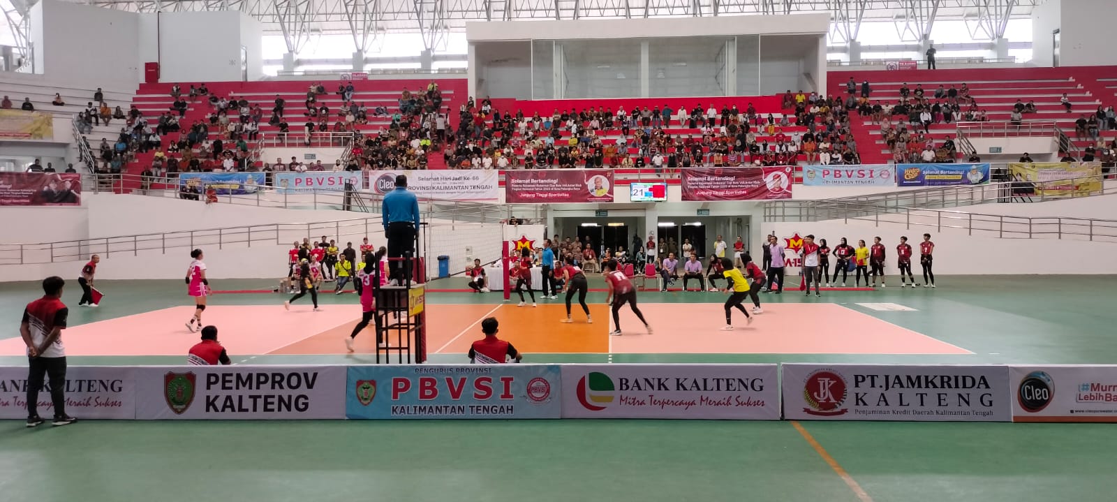 GOR Indoor Serbaguna Tuai Pujian Mewah dari Atlet Kejuaraan Gubernur Cup Bola Voli Antar Klub Tingkat Nasional 2023