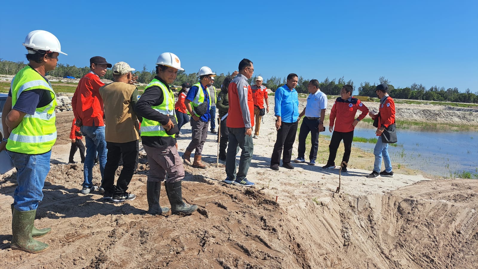 Mantapkan Pembangunan Shrimp Estate, Dislutkan Lakukan Monev Bersama Kejati Kalteng di Desa Sei Raja Kabupaten Sukamara