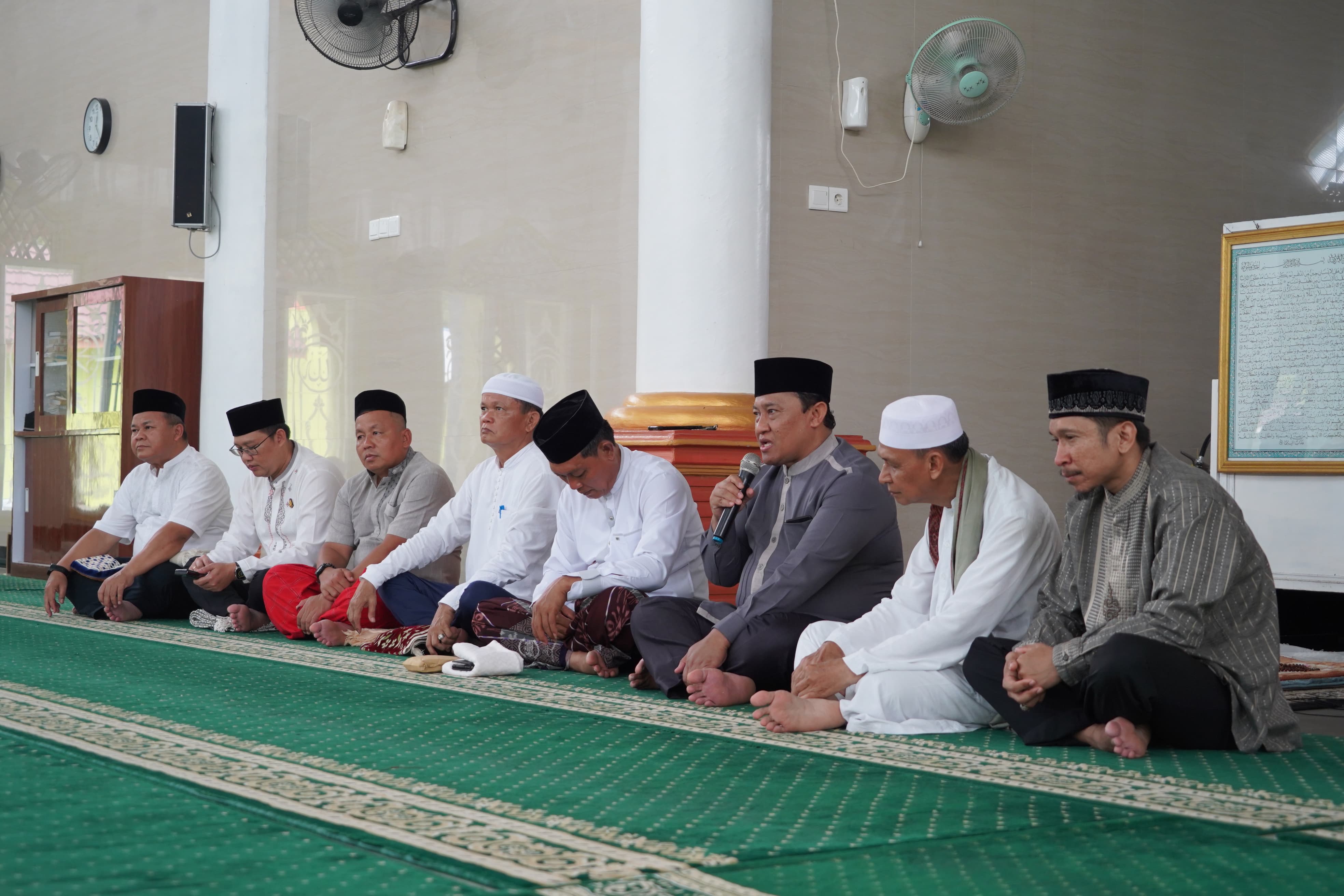 Wagub Edy Pratowo Meninjau Mall Pelayanan Publik di Gunung Mas