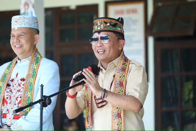 Gubernur Kalteng Agustiar Sabran Kunjungi Gunung Mas: Serap Aspirasi, Gratiskan Sembako, Tegaskan Komitmen Untuk Rakyat