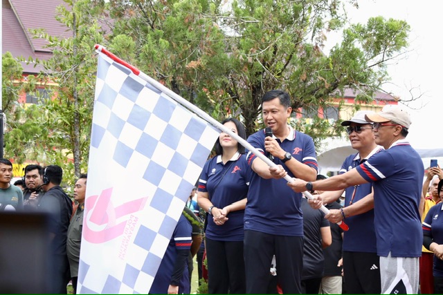 Pagi Penuh Kebersamaan: Gubernur dan Warga Rayakan Hari Bhayangkara ke-79