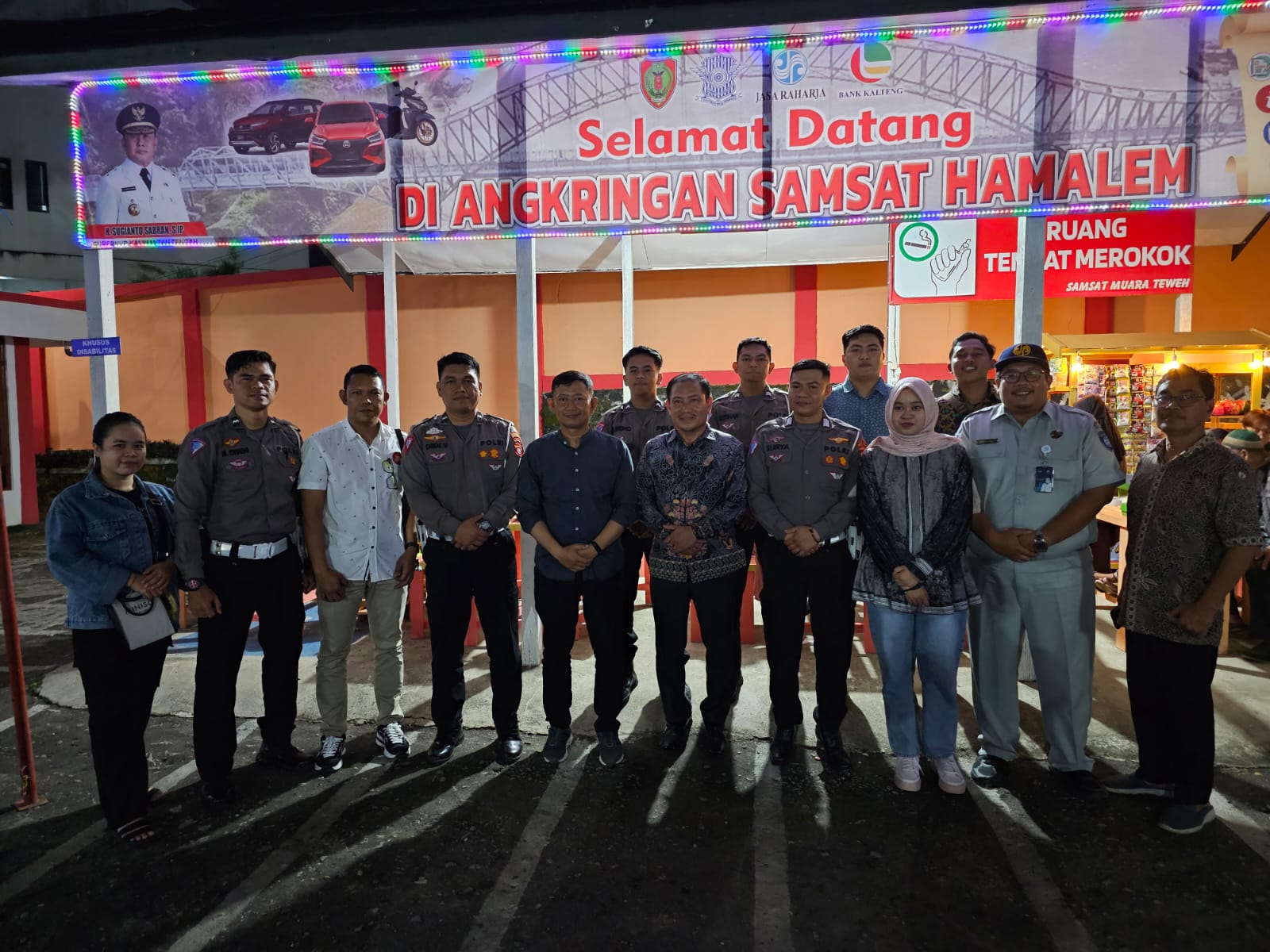Tingkatkan Layanan Publik, SAMSAT Muara Teweh Lakukan Inovasi Layanan dengan Konsep Angkringan 