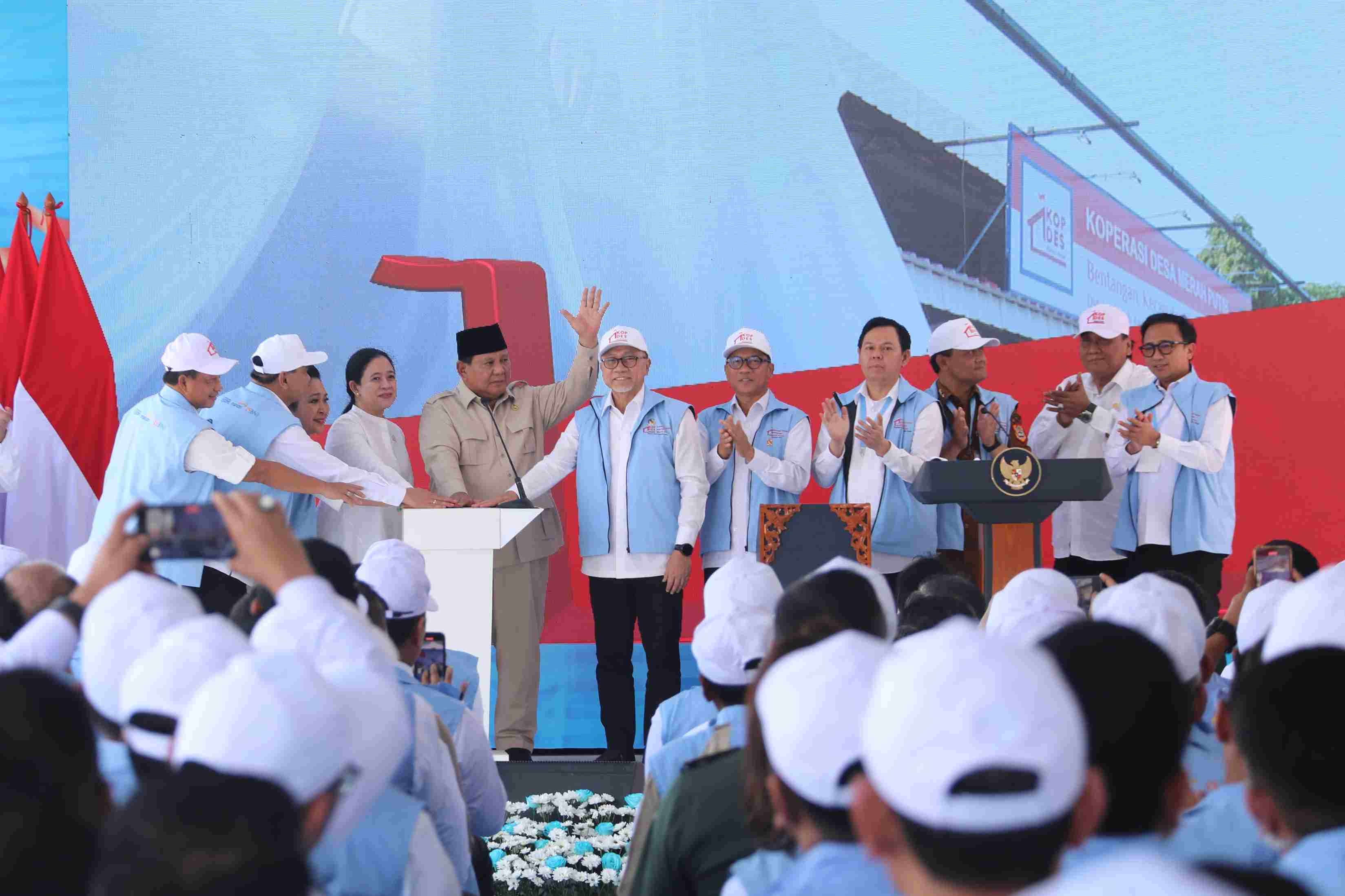 Mendagri Dampingi Presiden Prabowo Luncurkan Kelembagaan 80.000 Kopdeskel Merah Putih
