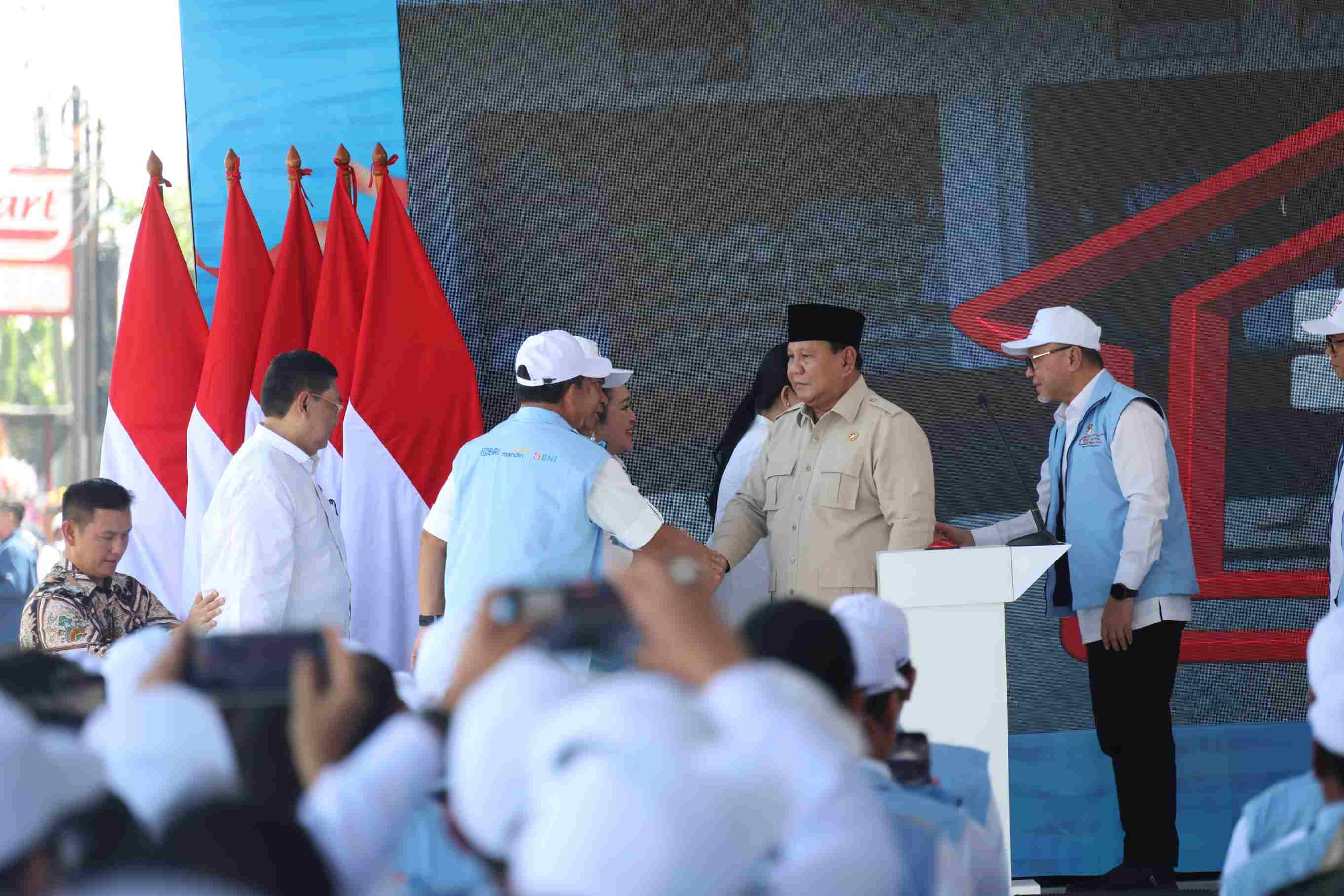 Mendagri Dampingi Presiden Prabowo Luncurkan Kelembagaan 80.000 Kopdeskel Merah Putih