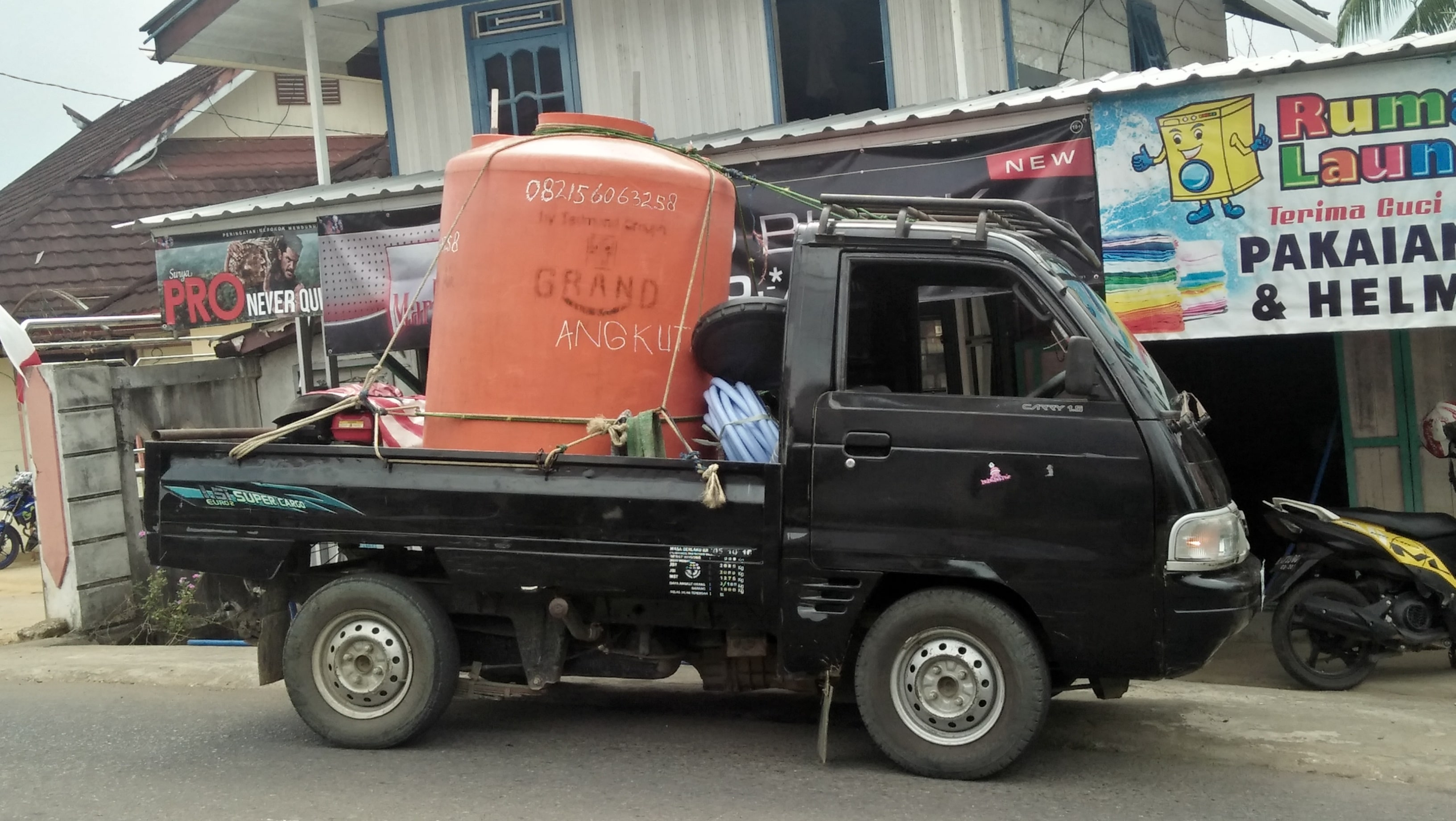 Hikmah Kemarau bagi Sopir Angkot Air Bersih