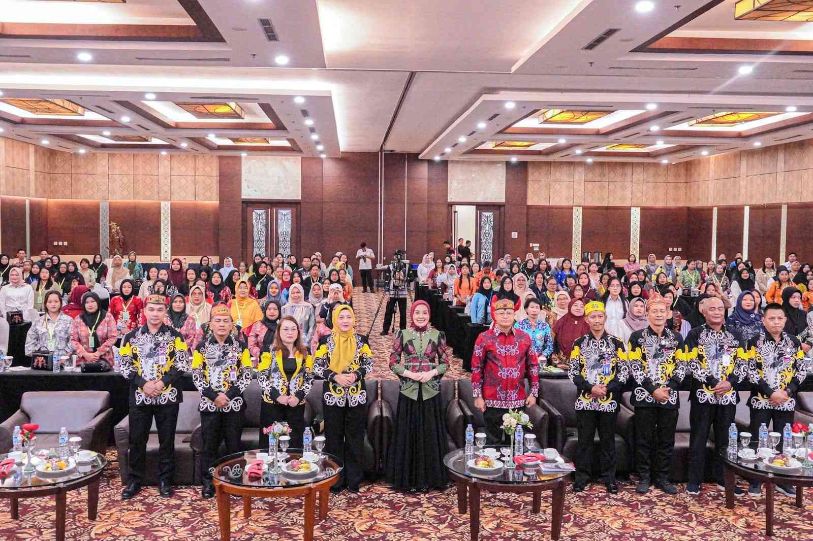 Ketua TP Posyandu Aisyah Thisia Agustiar Sabran Buka Peningkatan Kapasitas Kader Posyandu Se-Kalteng Tahun 2025