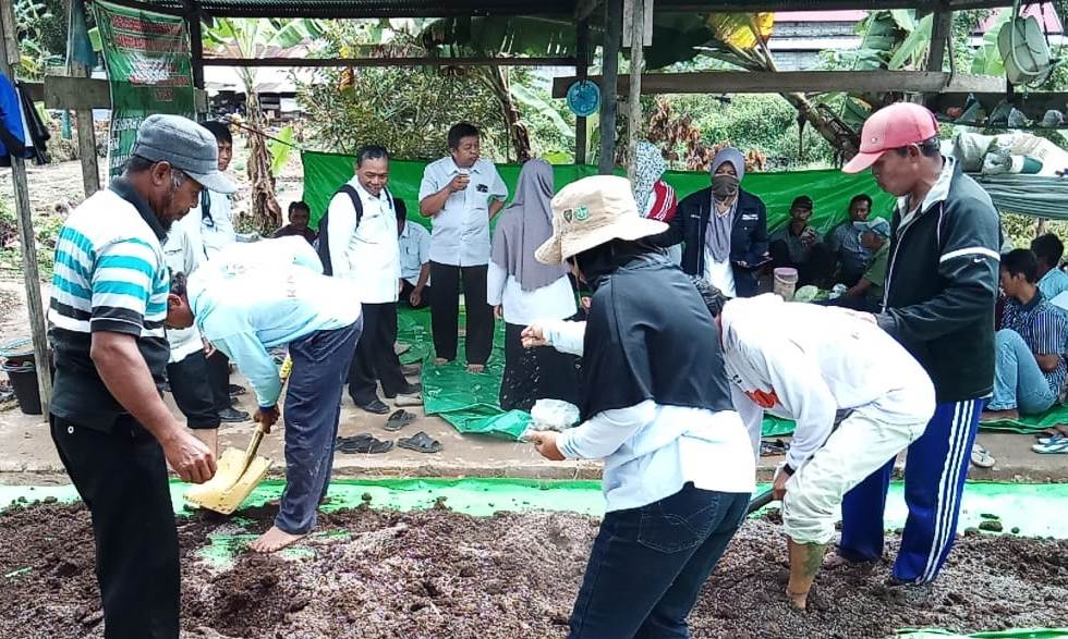 Cegah Kerugian, Poktan Sinar Harapan Lakukan Pengendalian OPT