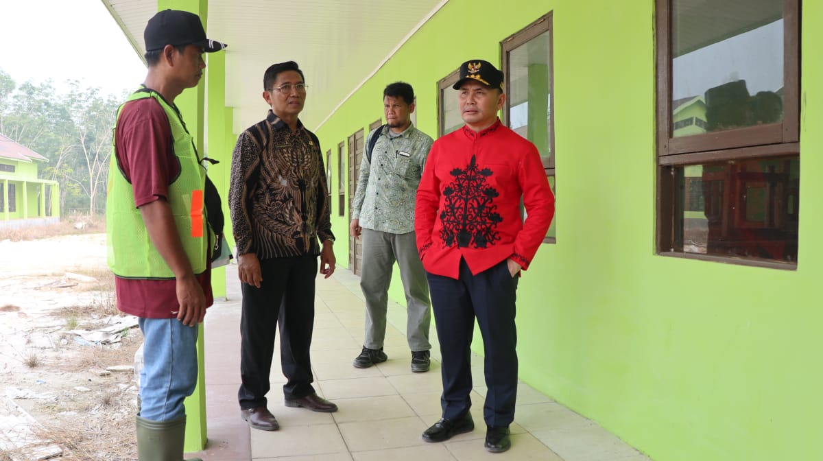 Gubernur Kalteng H. Sugianto Sabran Tinjau Pembangunan SMK Negeri 3 Buntok Unggulan