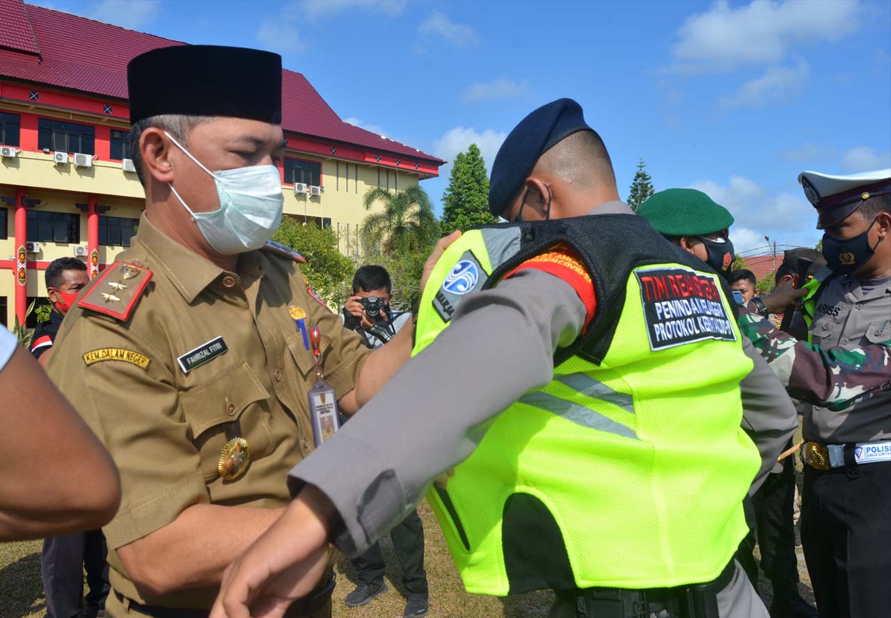 Sekda Fahrizal Fitri bersama Forkopimda Prov. Kalteng Lakukan Launching Tim Reaksi Cepat Penindak Pelanggar Protokol Kesehatan Covid-19