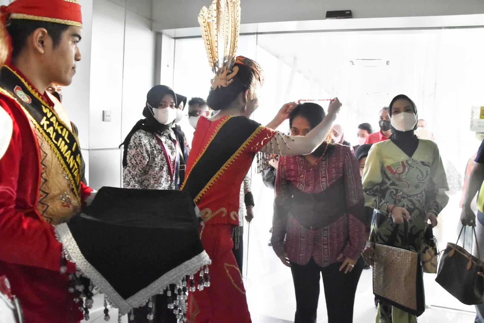 Wagub Edy Pratowo Sambut Kedatangan Menteri PPPA ke Kalteng