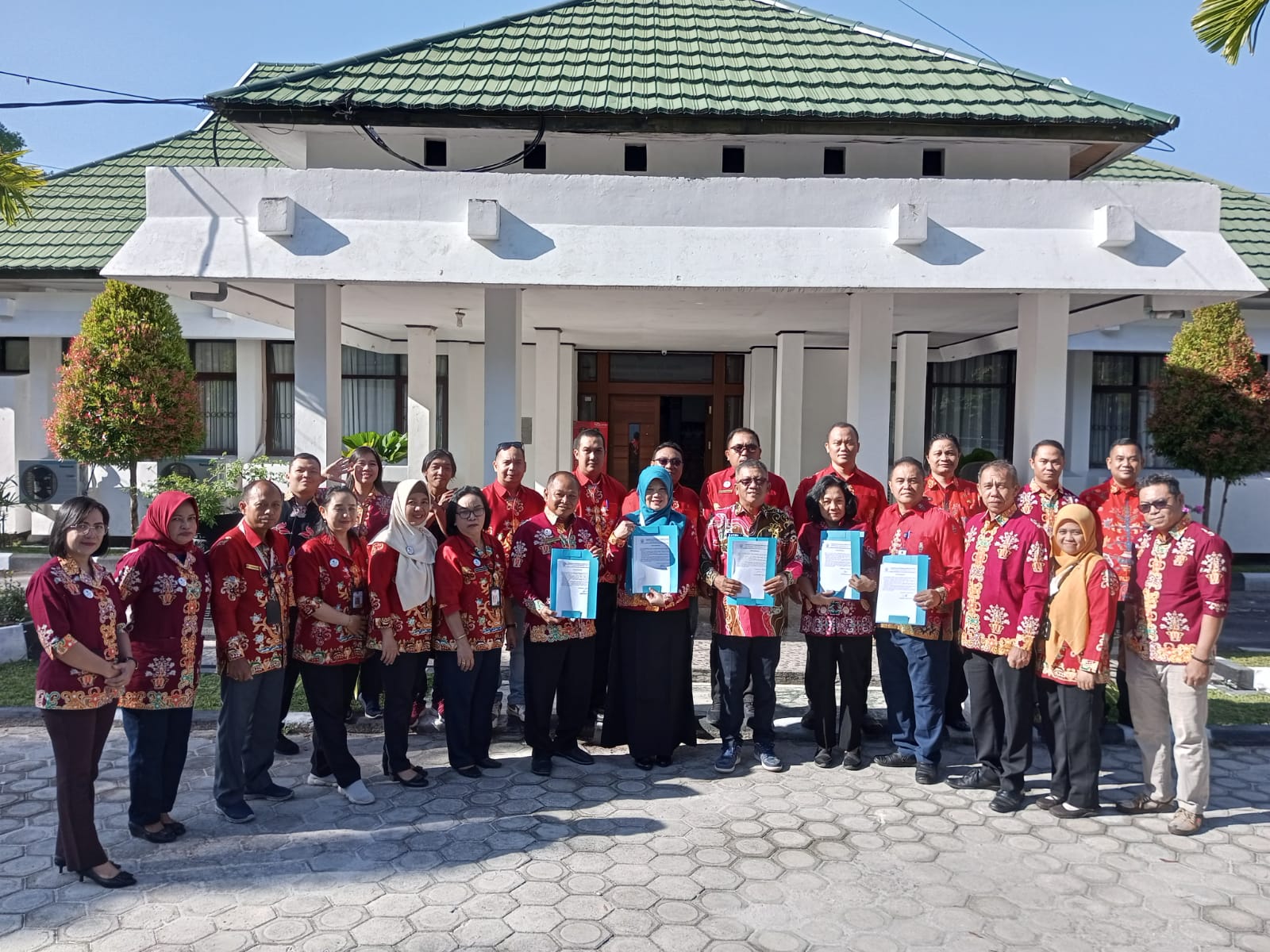 Badan Kesbangpol Prov. Kalteng Lakukan Penandatangan Pakta Integritas dan Pengucapan Ikrar Netralitas ASN