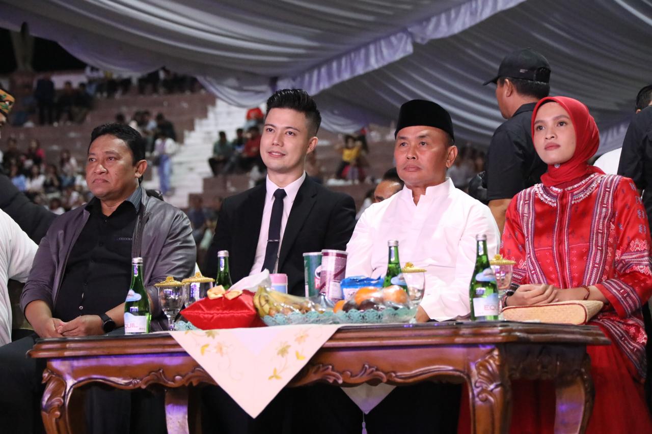 Antusias Hadiri Kalteng Bermazmur, Ribuan Umat Kristiani Banjiri Stadion Mini Kuala Kurun