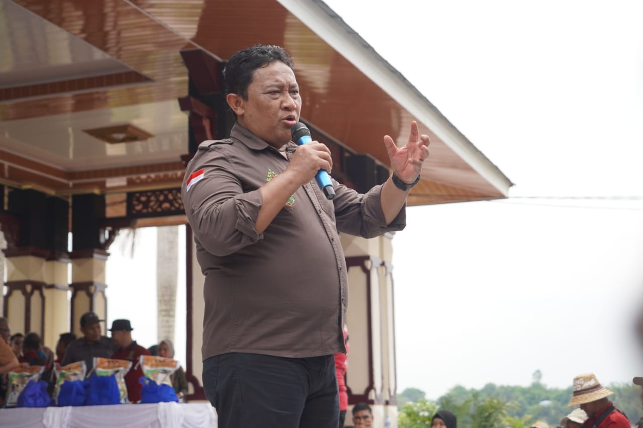 Buka Pasar Murah di Taman Iring Witu Buntok, Gubernur Berikan Hadiah Umroh dan Wisata Rohani serta Bantuan bagi Ibu Hamil dan Janda