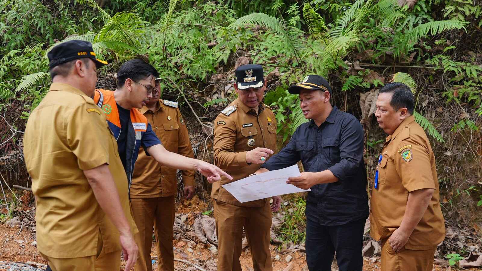 Dukung Ketahanan Pangan, Bupati Barito Utara Hadiri Panen Jagung Hibrida di Desa Mampuak I