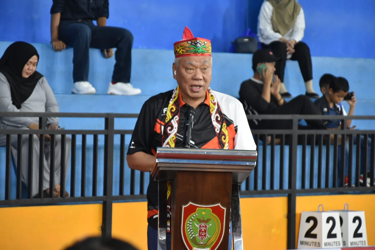 Asisten Adum Sri Suwanto Buka Kejuaraan Bulutangkis Gubernur Kalteng Open 2023