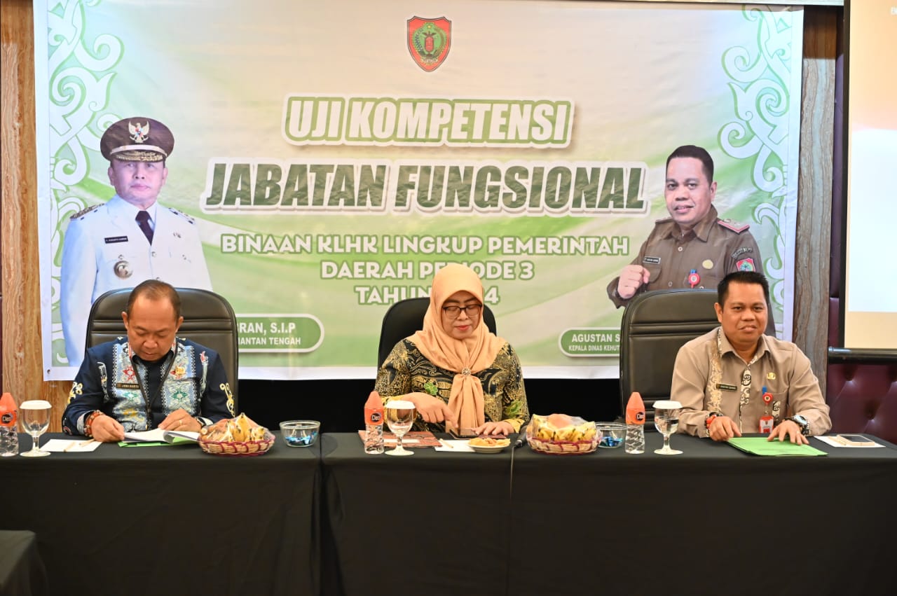 Kepala DLH Prov. Kalteng Joni Harta Buka Ujikom JF Binaan KLHK Lingkup Pemerintah Daerah Periode 3 Tahun 2024