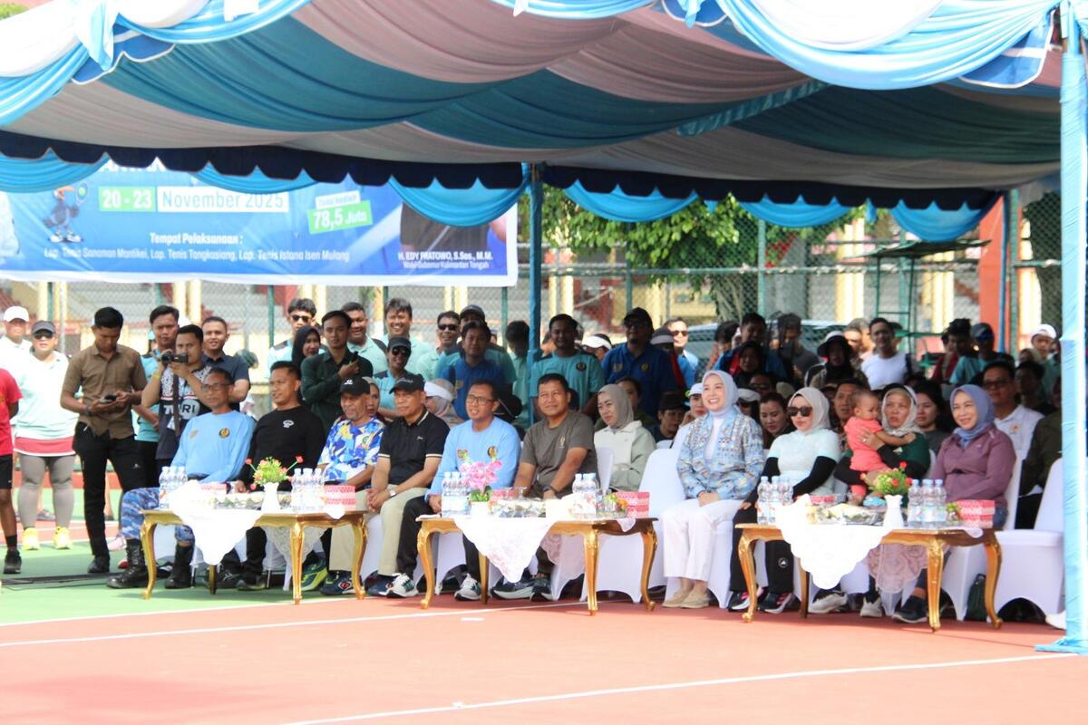 Isen Mulang Cup 2025 Resmi Dibuka, Gubernur Agustiar: Saatnya Cetak Atlet Tenis Berprestasi