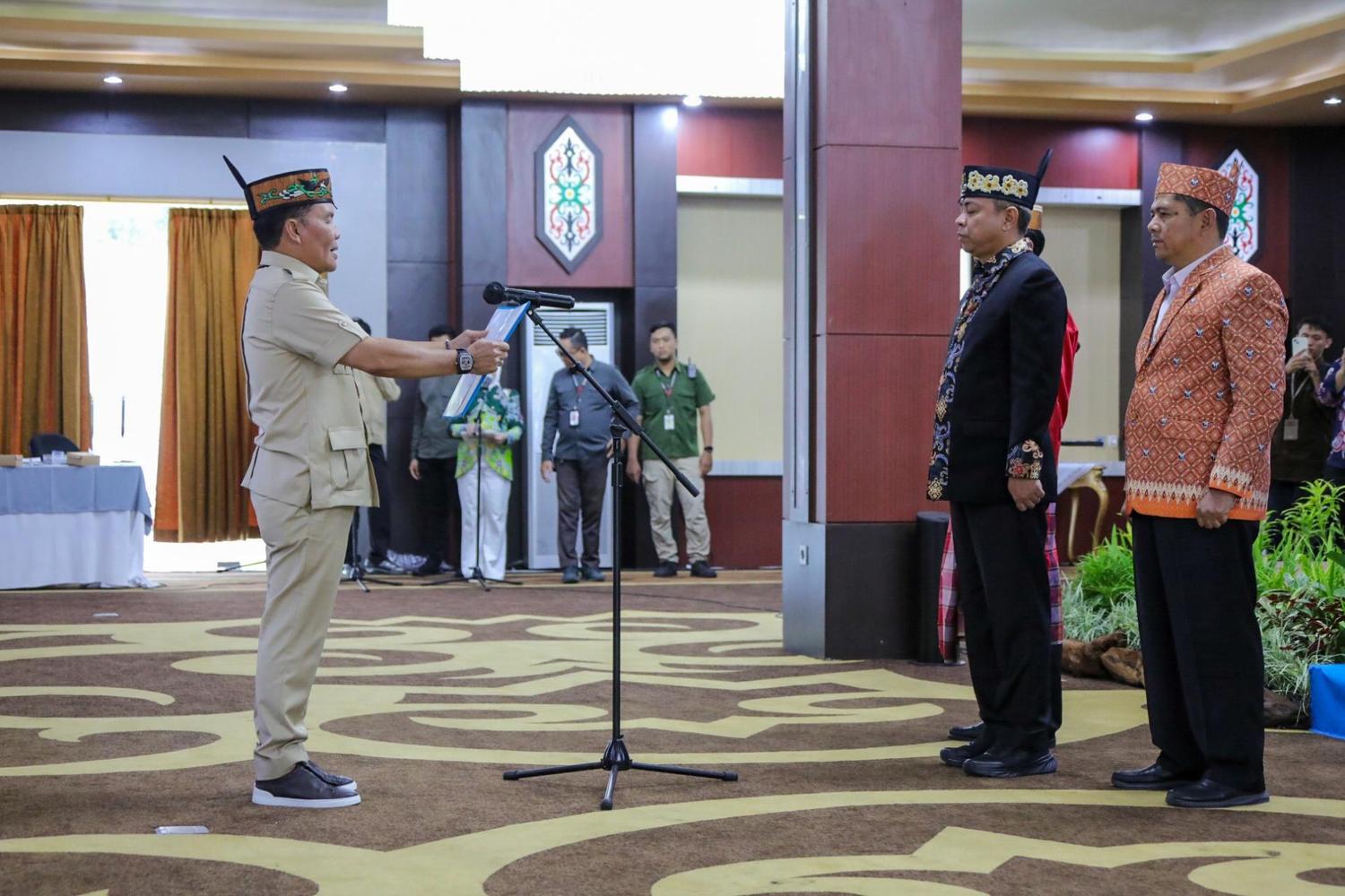 Gubernur Kalteng Agustiar Sabran Kukuhkan Pengurus FPK Tahun 2025–2027, Tegaskan Pentingnya Harmoni Sosial