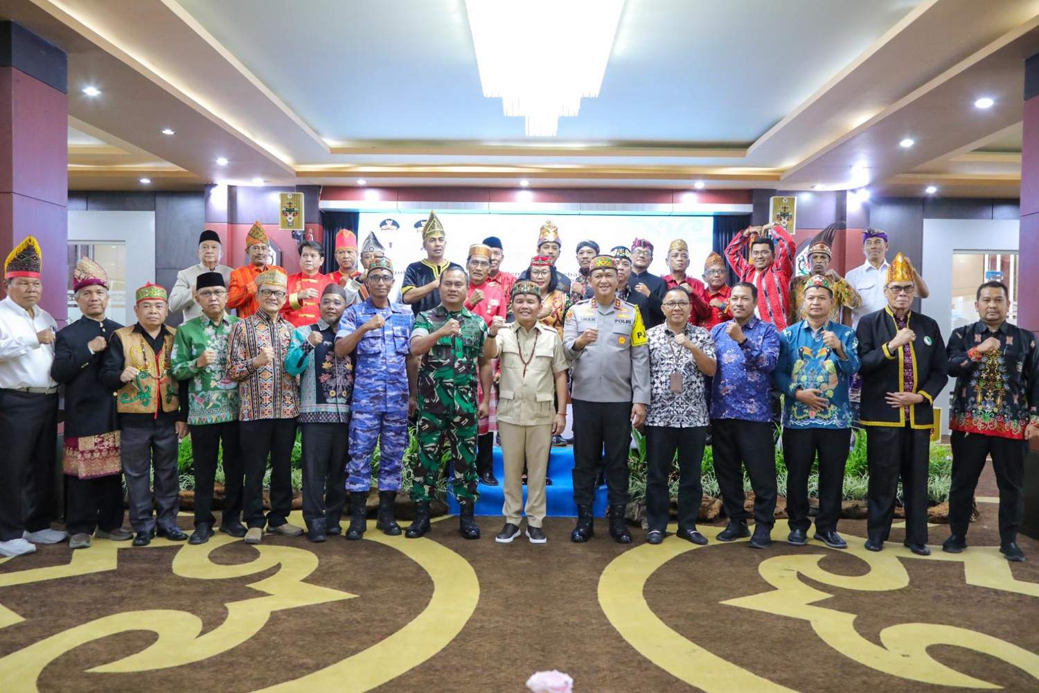 Gubernur Kalteng Agustiar Sabran Kukuhkan Pengurus FPK Tahun 2025–2027, Tegaskan Pentingnya Harmoni Sosial