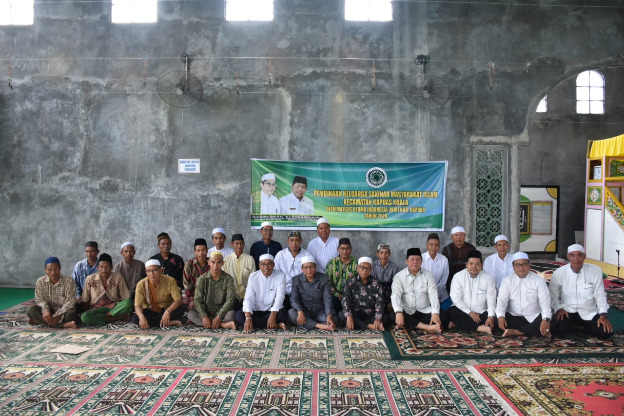 Ketua MUI Kapuas Kukuhkan Kepengurusan di Dua Kecamatan