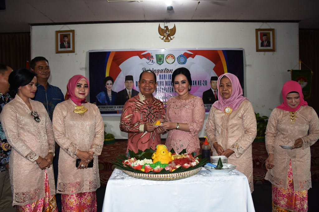 Pelaksanaan Puncak Hari Ibu ke 91 dan HUT DWP ke 20