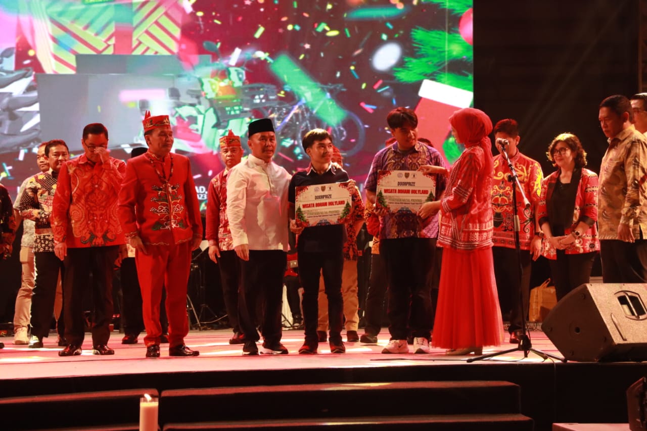 Gubernur Sugianto Sabran Hadiri Perayaan Natal Pemprov, DAD dan PGI Wilayah Kalteng Tahun 2023 