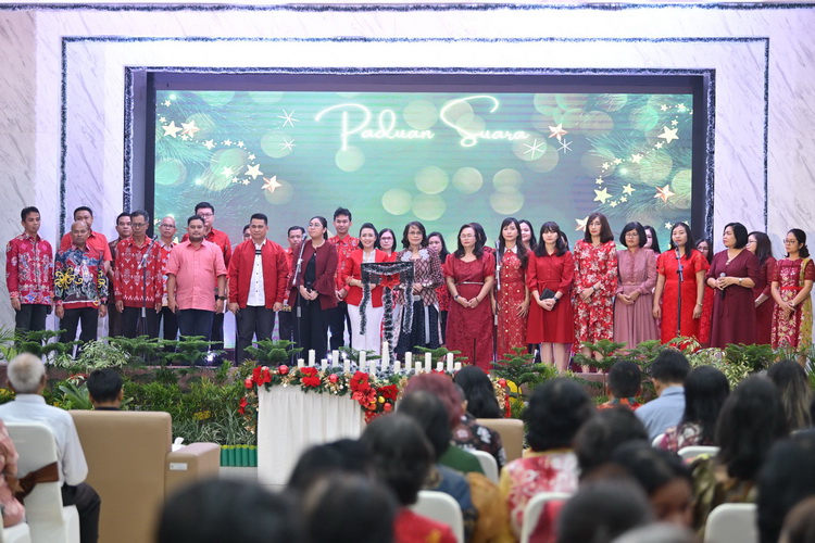 Bappedalitbang Gelar Ibadah Natal Keluarga Besar Bappedalitbang Prov. Kalteng Tahun 2024