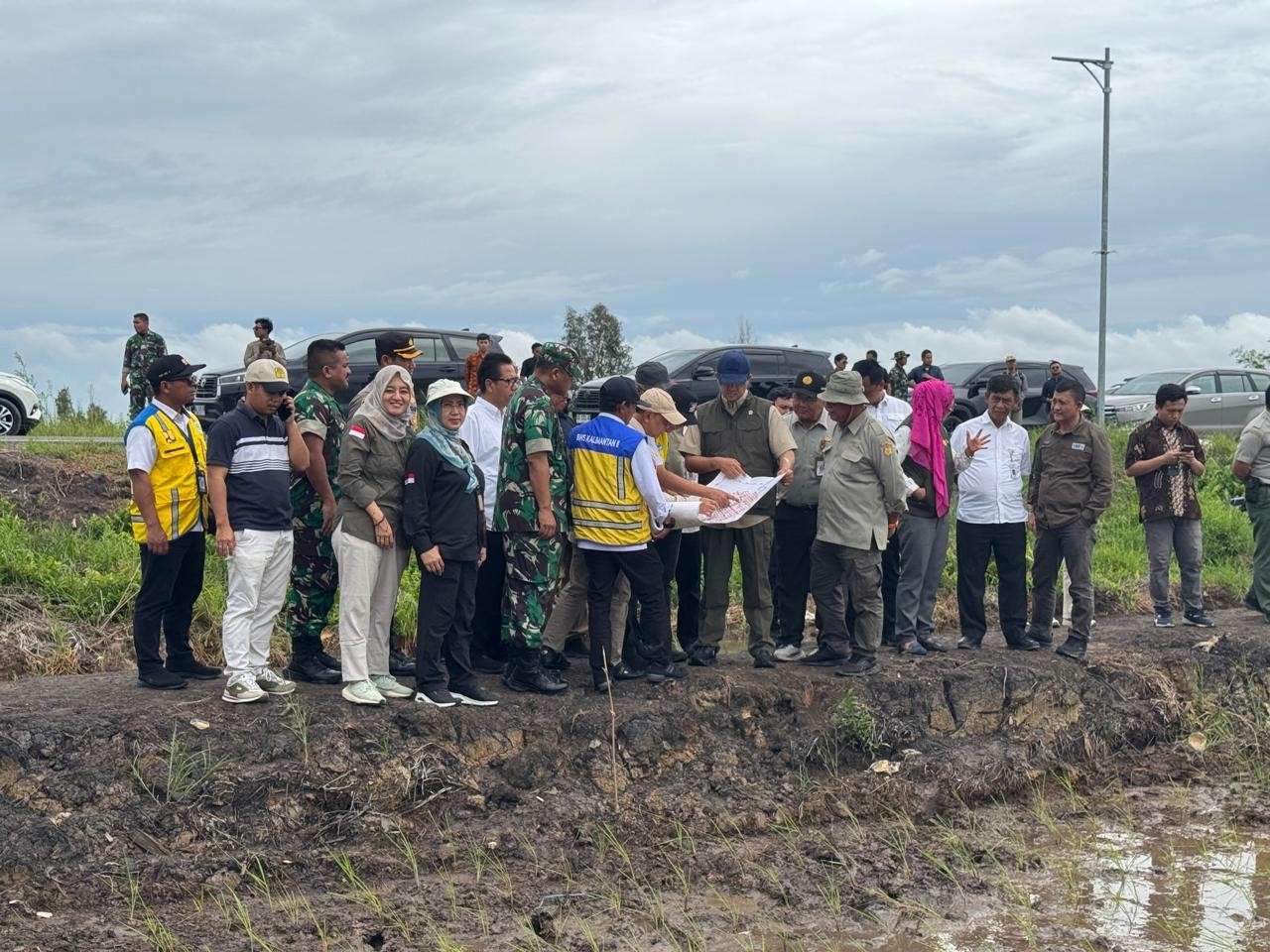 Kepala Dinas TPHP Prov. Kalteng Dampingi Kunjungan Menteri Transmigrasi di Dadahup, Kabupaten Kapuas