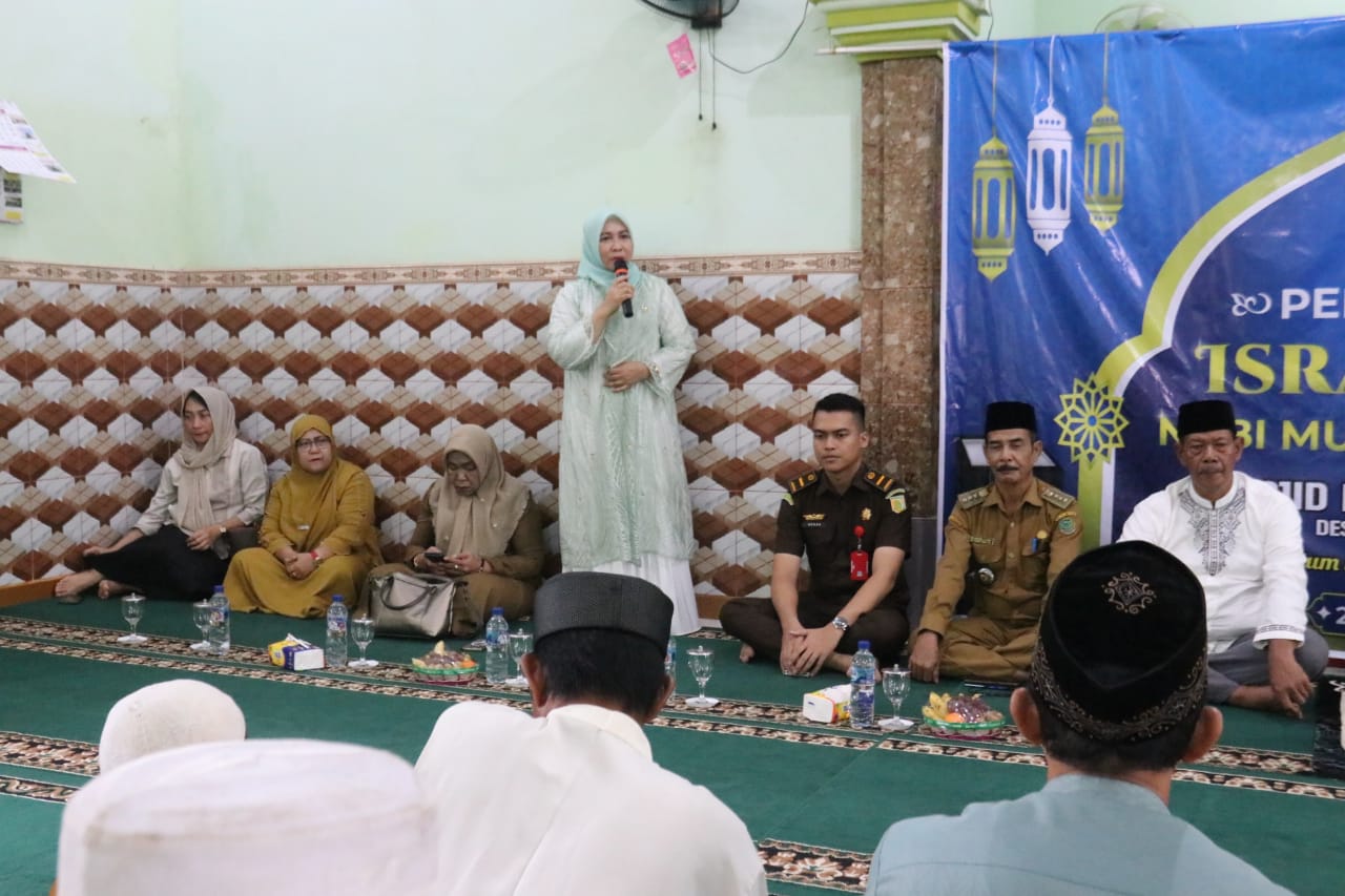 Pj. Bupati Pulang Pisau Hadiri Peringatan Isra Mi’raj di Masjid Darul Mutaqin