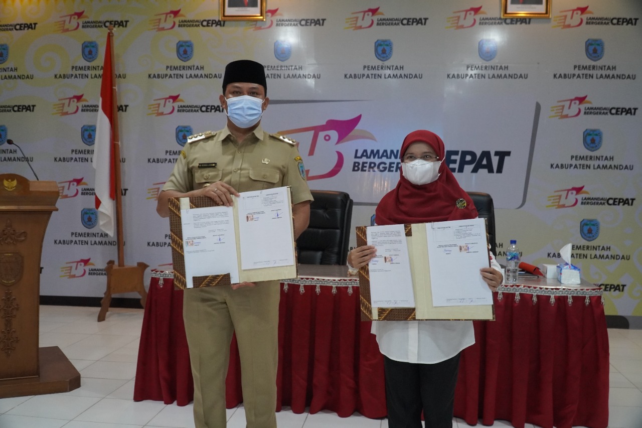 Bupati Lamandau Lakukan Penandatanganan Perjanjian Kerja Sama dan Penyerahan Plakat
